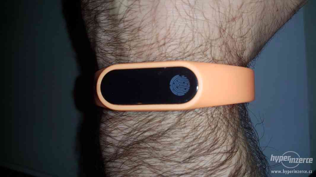Fitness náramek M2 Bluetooth fitness náramek oranžový - foto 2