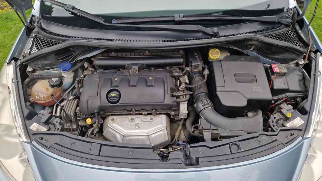 Peugeot 207,1.4,70 kW,panoram.střecha,serv.knížka,122 tis.km - foto 8