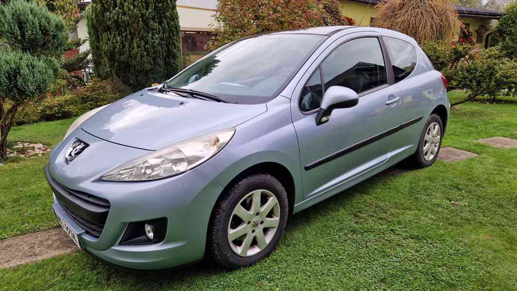 Peugeot 207,1.4,70 kW,panoram.střecha,serv.knížka,122 tis.km - foto 2