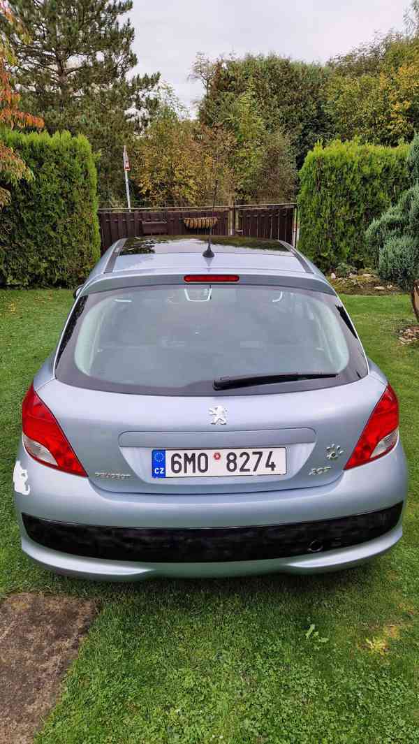Peugeot 207,1.4,70 kW,panoram.střecha,serv.knížka,122 tis.km - foto 3