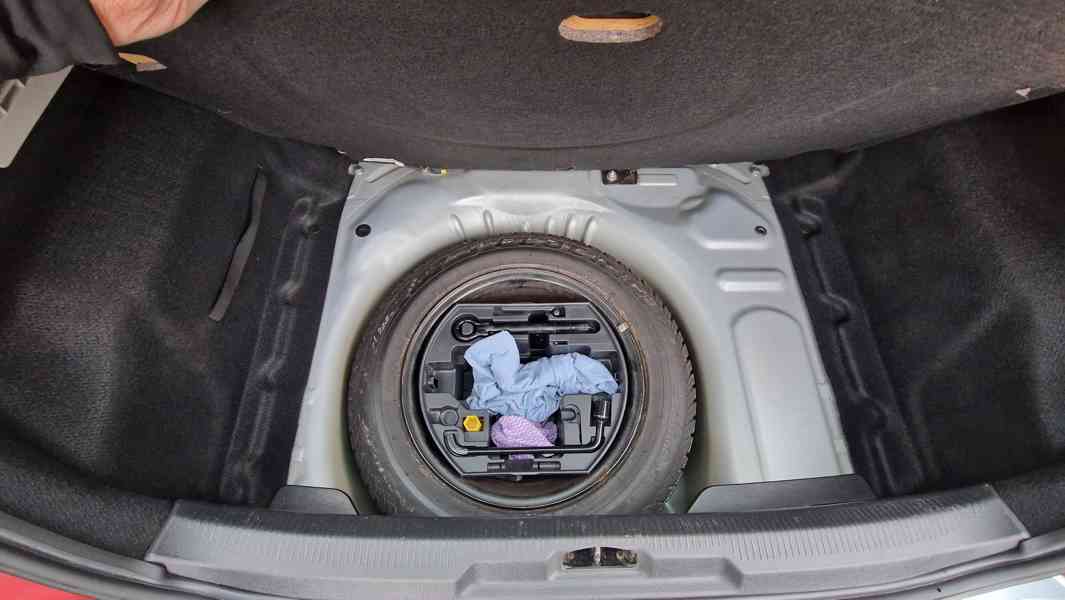Peugeot 207,1.4,70 kW,panoram.střecha,serv.knížka,122 tis.km - foto 10