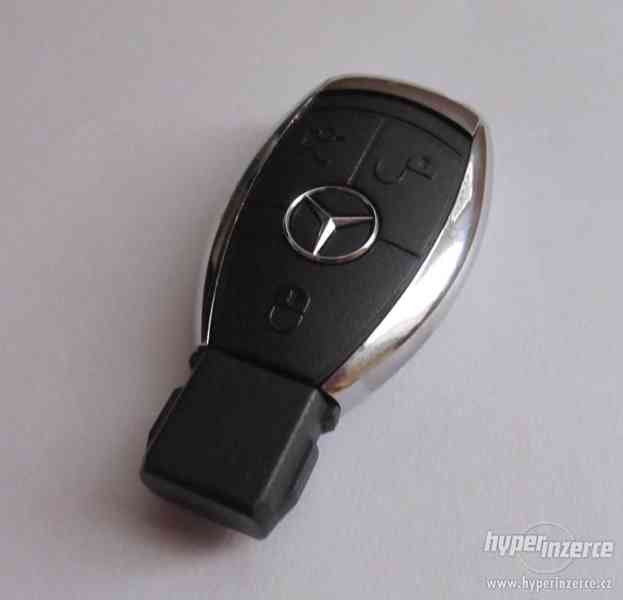 USB flash Mercedes-Benz - 16 GB (okamžité odeslání)