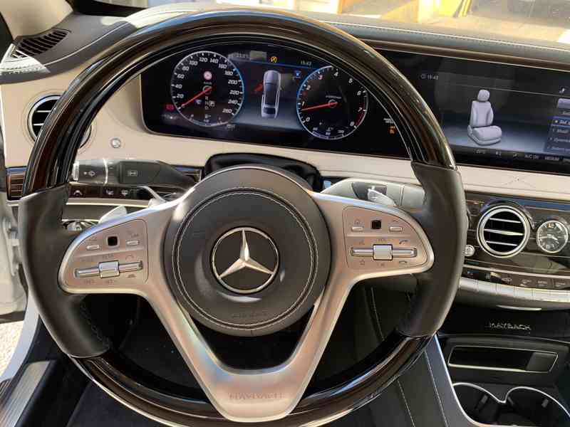 Mercedes-Benz MAYBACH 560 4-Matic - foto 8