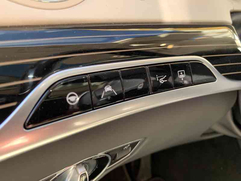 Mercedes-Benz MAYBACH 560 4-Matic - foto 7