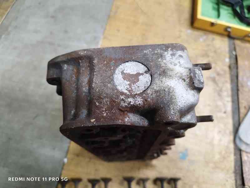 Hlava ŠKODA 1000 MB - foto 8