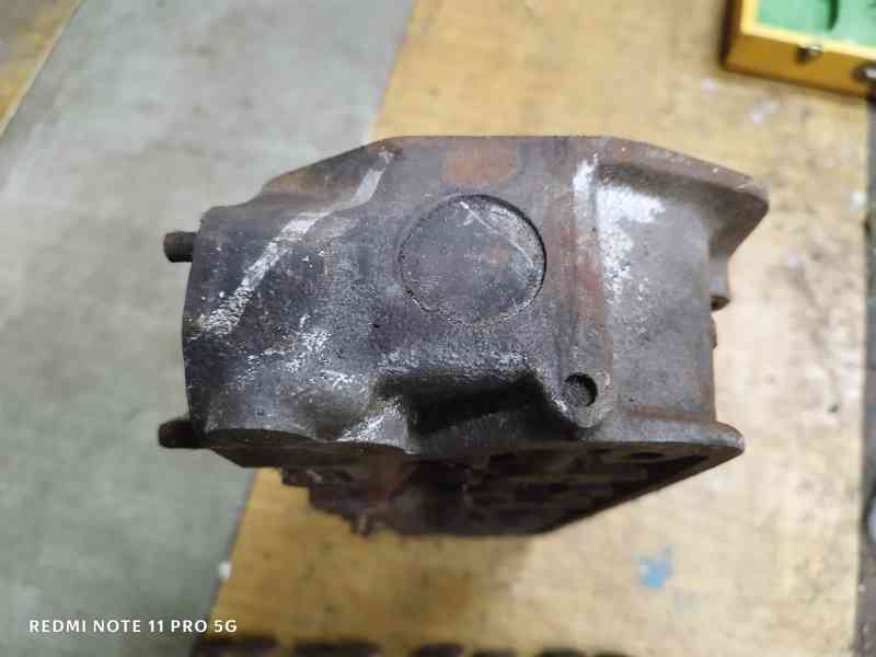 Hlava ŠKODA 1000 MB - foto 7