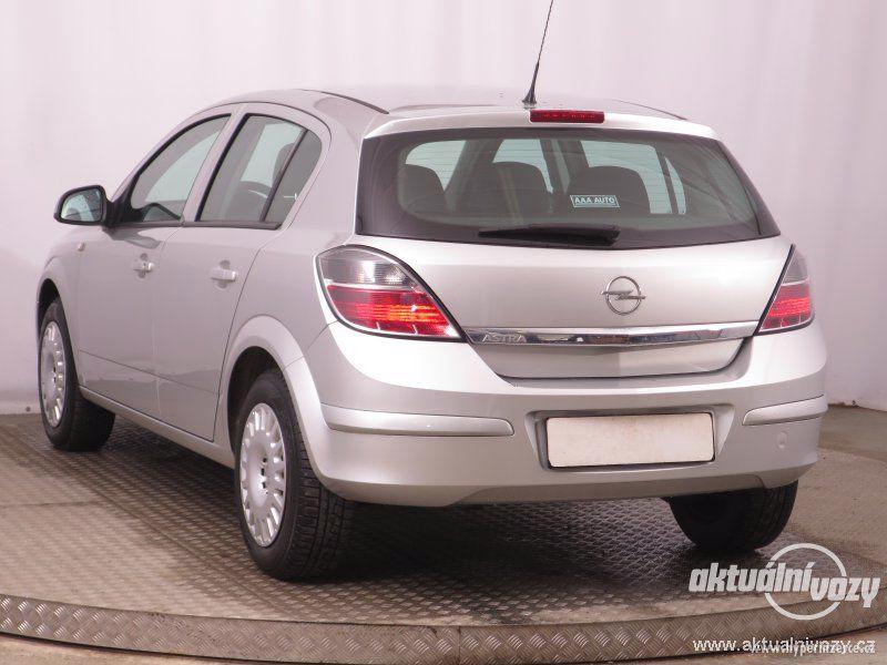 Opel Astra 1.6, benzín,  2013 - foto 3