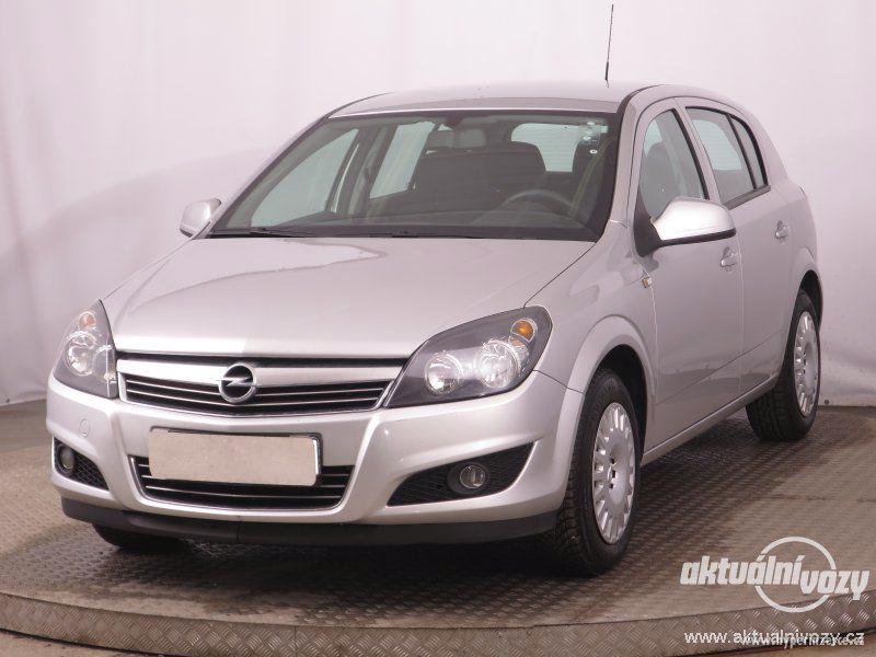 Opel Astra 1.6, benzín,  2013 - foto 9