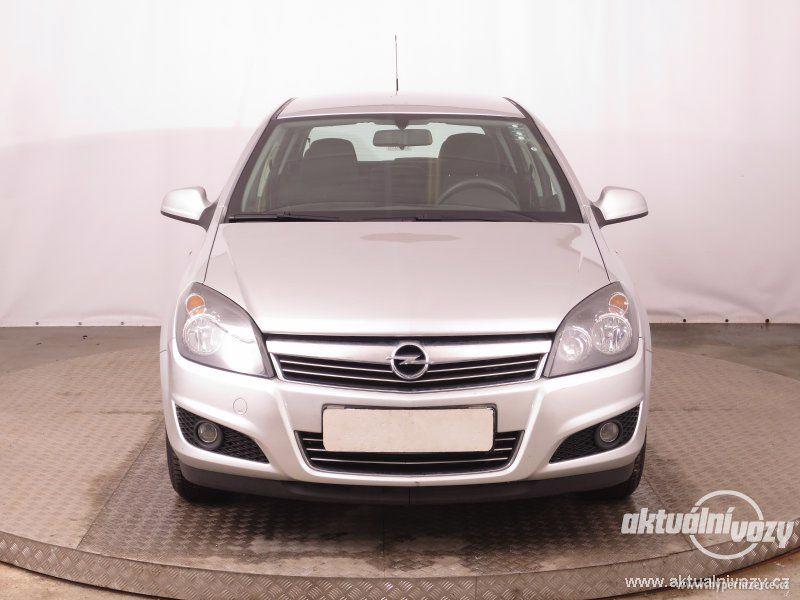 Opel Astra 1.6, benzín,  2013 - foto 11