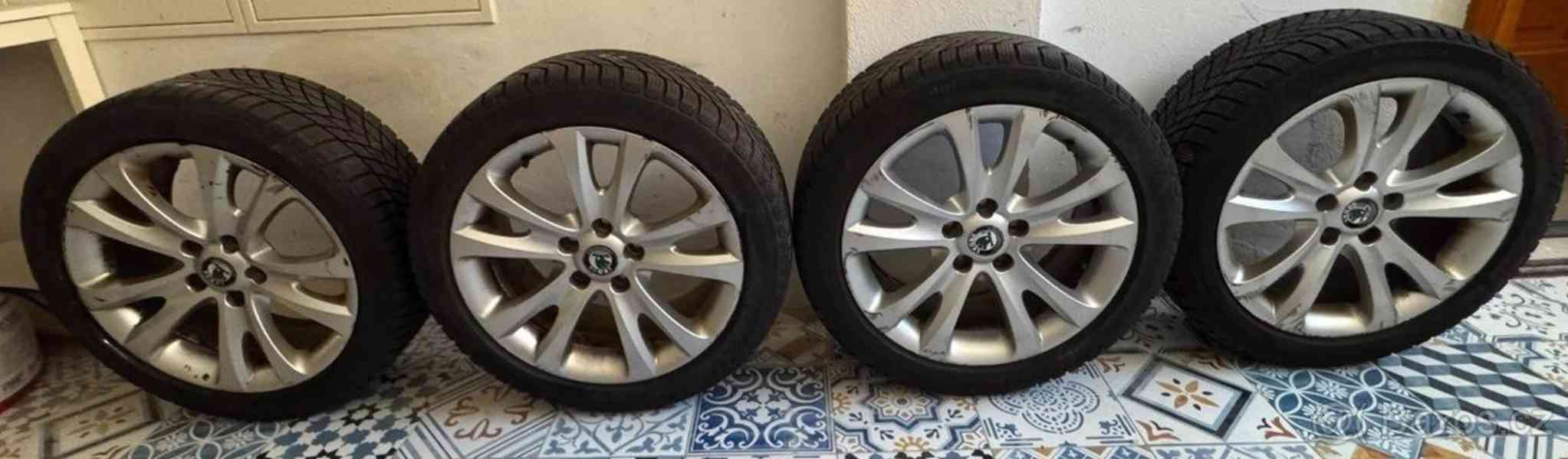 Škoda Superb 2,0   TDI - foto 4