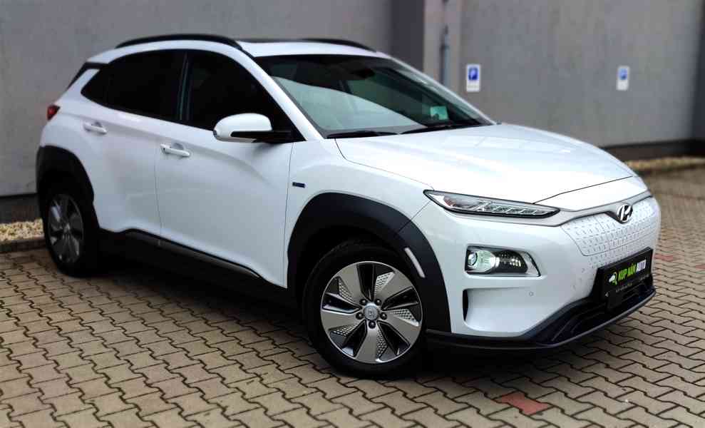 HYUNDAI KONA EV PREMIUM ELECTRIC 150KW 64kWh,2020,ZARUKA,DPH - foto 11