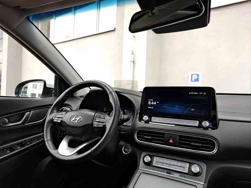 HYUNDAI KONA EV PREMIUM ELECTRIC 150KW 64kWh,2020,ZARUKA,DPH - foto 7