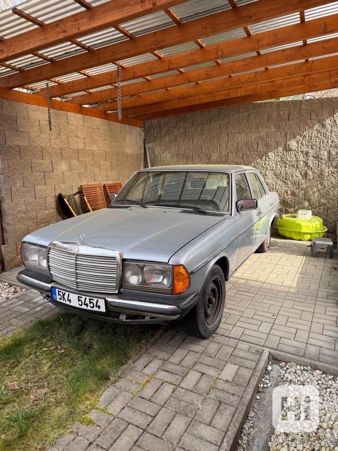 Mercedes-Benz 123 W 123 300D - foto 1