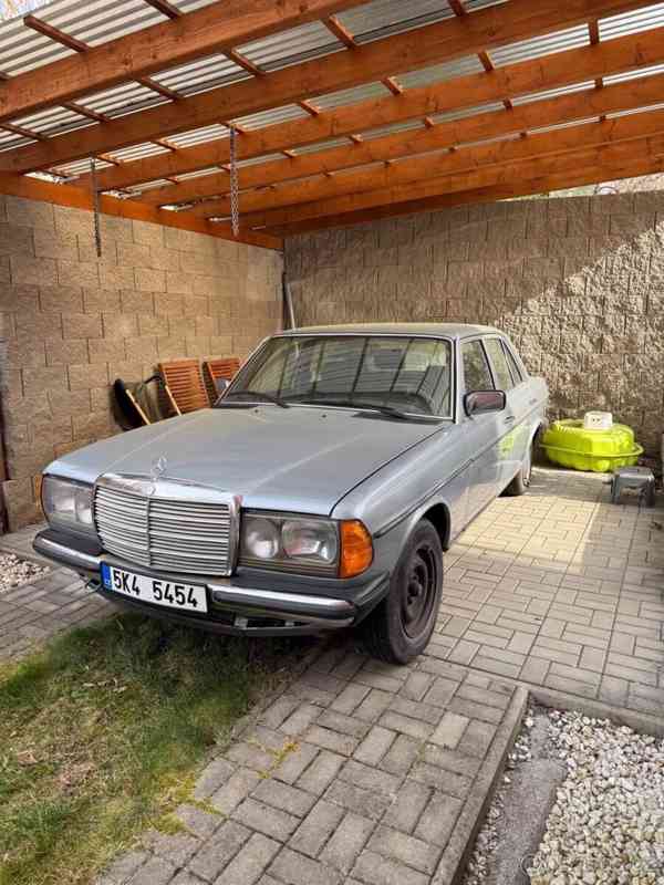 Mercedes-Benz 123 W 123 300D - foto 1