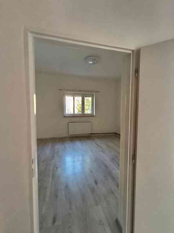 Pronájem bytu 2+kk 50,6 m2, Praha - Modřany - foto 2