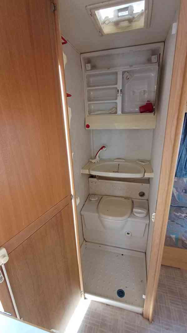 Karavan Chateau Cantara 1000 + toaleta + předstan - foto 16
