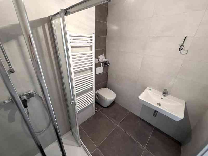 PRONÁJEM BYTU 2+KK S BALKÓNEM, PARKOVACÍM STÁNÍM A SKLEPEM - foto 16