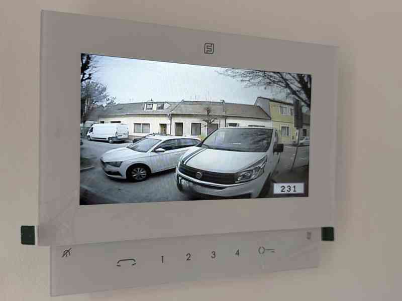 PRONÁJEM BYTU 2+KK S BALKÓNEM, PARKOVACÍM STÁNÍM A SKLEPEM - foto 21