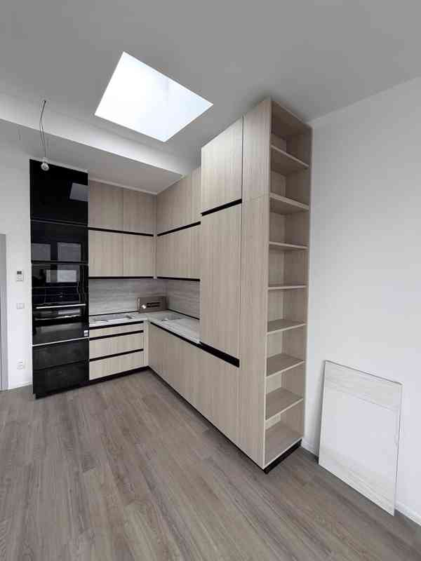 PRONÁJEM BYTU 2+KK S BALKÓNEM, PARKOVACÍM STÁNÍM A SKLEPEM - foto 9