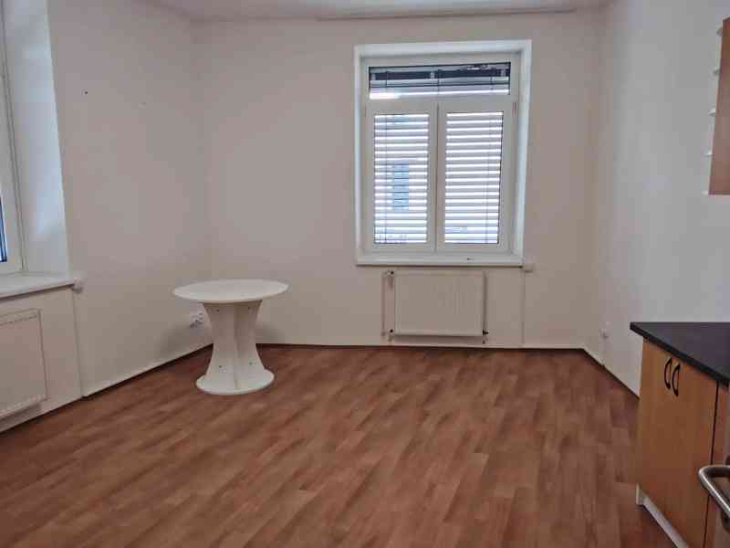 Pronájem bytu 2+kk 40 m² - foto 2