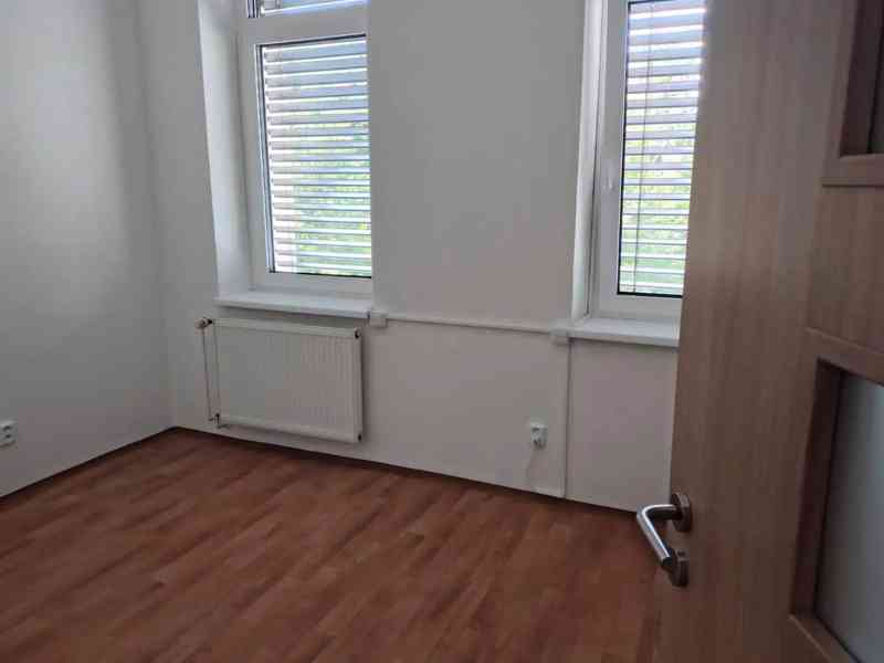 Pronájem bytu 2+kk 40 m² - foto 3