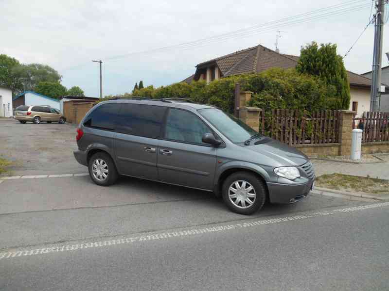 Chrysler Voyager 2,4i 16V LPG Manuál EU 2006 - foto 1