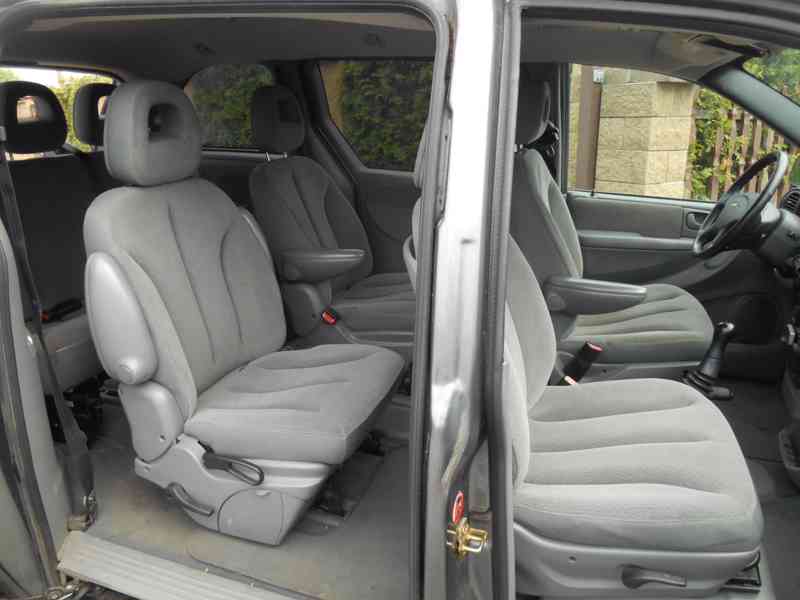 Chrysler Voyager 2,4i 16V LPG Manuál EU 2006 - foto 8