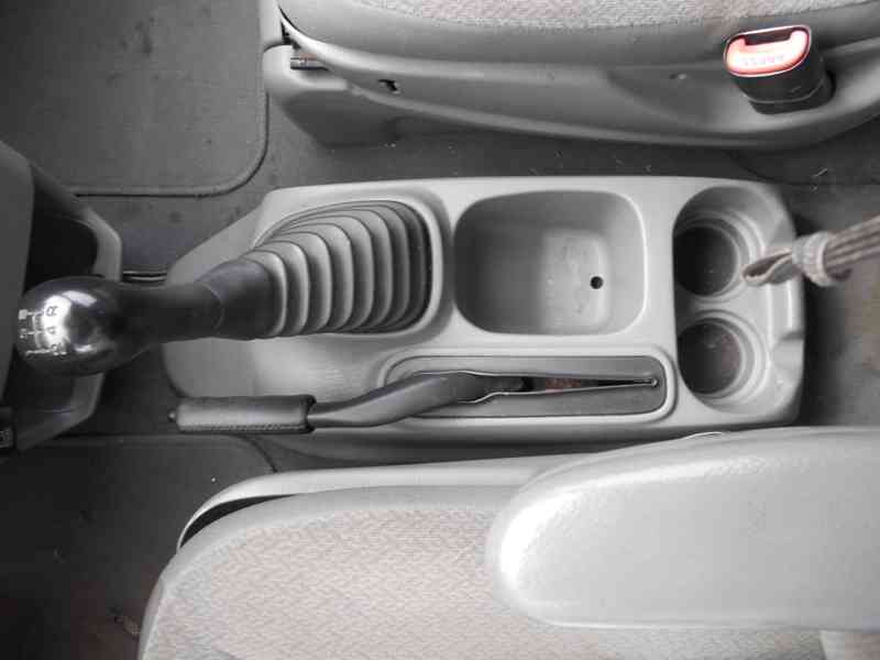 Chrysler Voyager 2,4i 16V LPG Manuál EU 2006 - foto 18