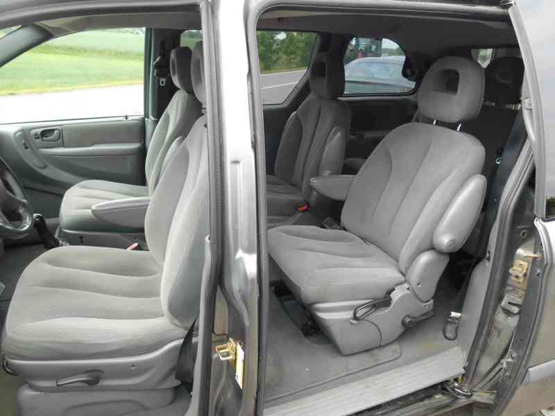 Chrysler Voyager 2,4i 16V LPG Manuál EU 2006 - foto 12