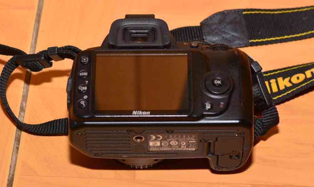 Digitální zrcadlovka od značky:  Nikon D3000 jen 9300 exp - foto 3
