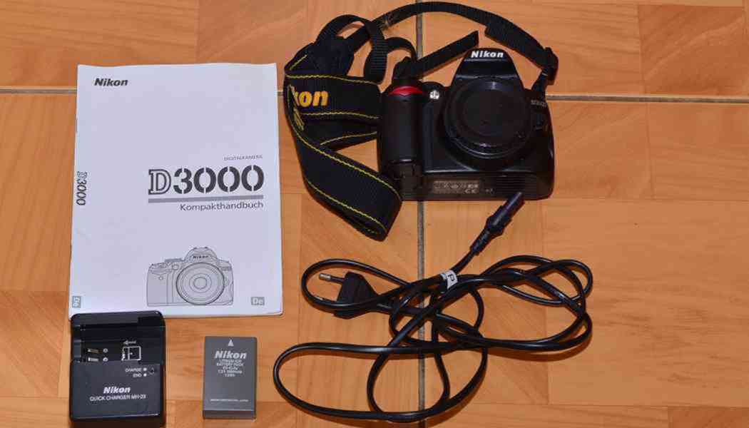 Digitální zrcadlovka od značky:  Nikon D3000 jen 9300 exp