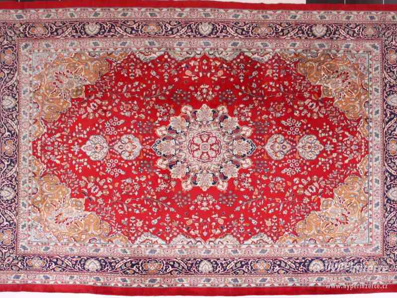 Orientální perský koberec. Ručně vázaný. 385x 285cm