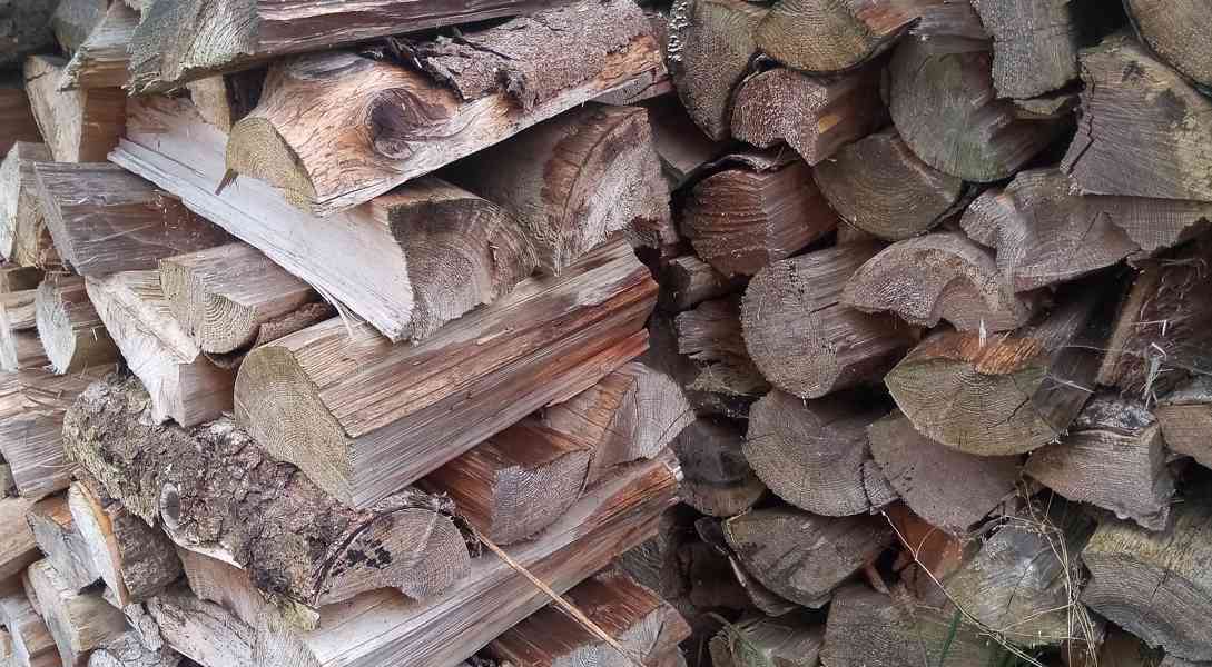 Palivové dřevo suché štípané sypané (smrk) - foto 2