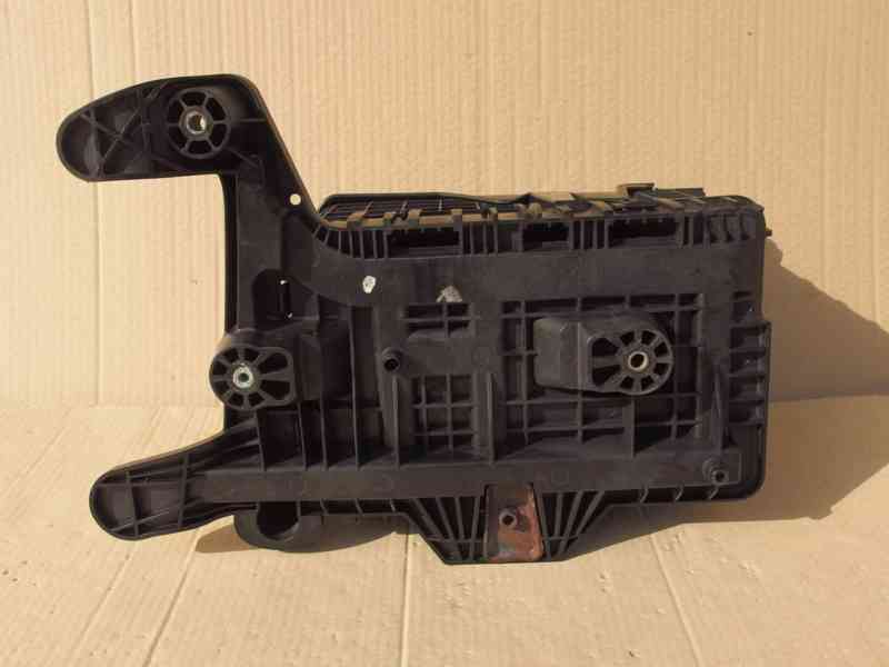 AKU box Škoda Octavia II - foto 6