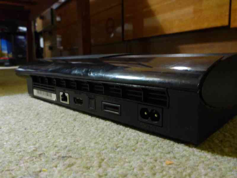 PlayStation 3 600GB paměť 