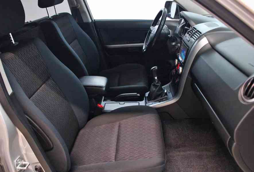 Suzuki Grand Vitara 2.4i Comfort benzín 124kw - foto 7