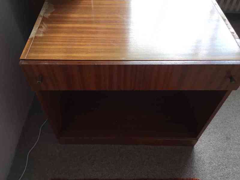 Starý nábytek retro - TV stolek - foto 1