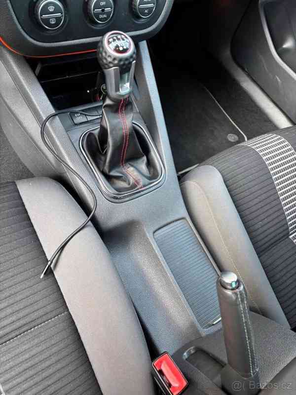 Volkswagen Golf 1,6   V United Packet - foto 11