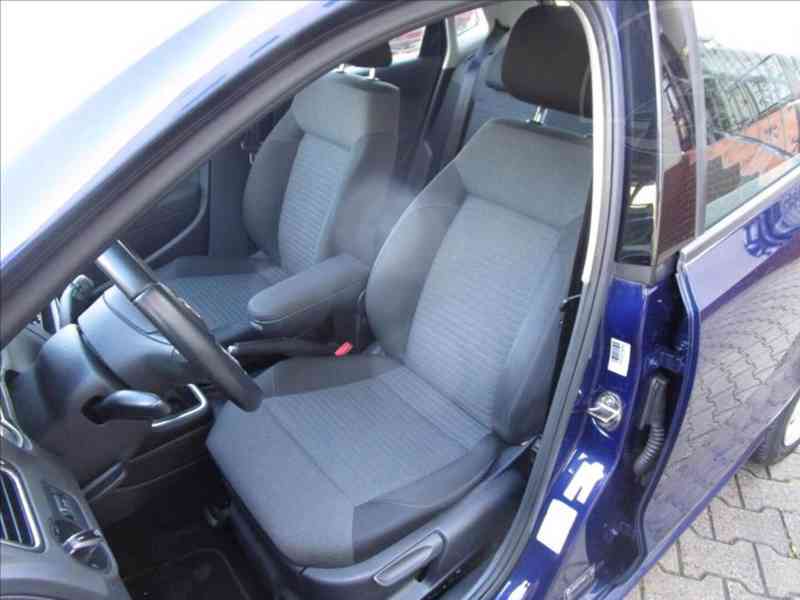 Volkswagen Polo 1,2 i COMFORT - foto 8