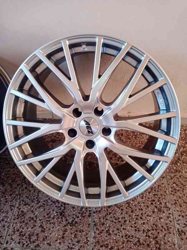 AEZ Panama high gloss Alu kola 8x19 5x112 ET21 CB66.6  - foto 1