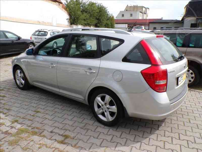 Kia Cee´d 1,6 CRDi 16V KLIMATIZACE - foto 4