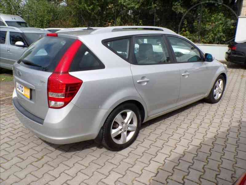 Kia Cee´d 1,6 CRDi 16V KLIMATIZACE - foto 3
