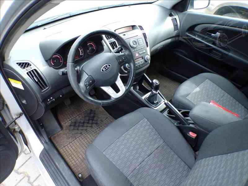 Kia Cee´d 1,6 CRDi 16V KLIMATIZACE - foto 7