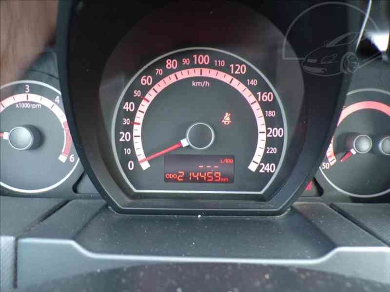 Kia Cee´d 1,6 CRDi 16V KLIMATIZACE - foto 6