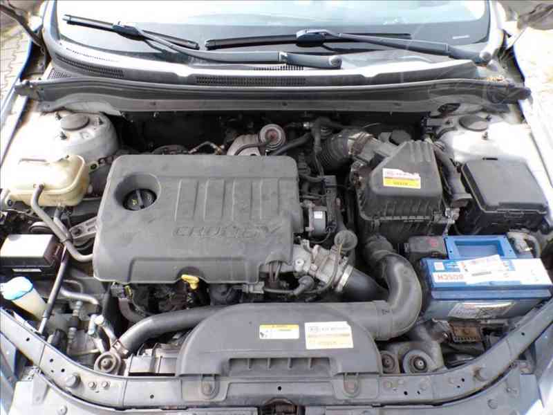 Kia Cee´d 1,6 CRDi 16V KLIMATIZACE - foto 15