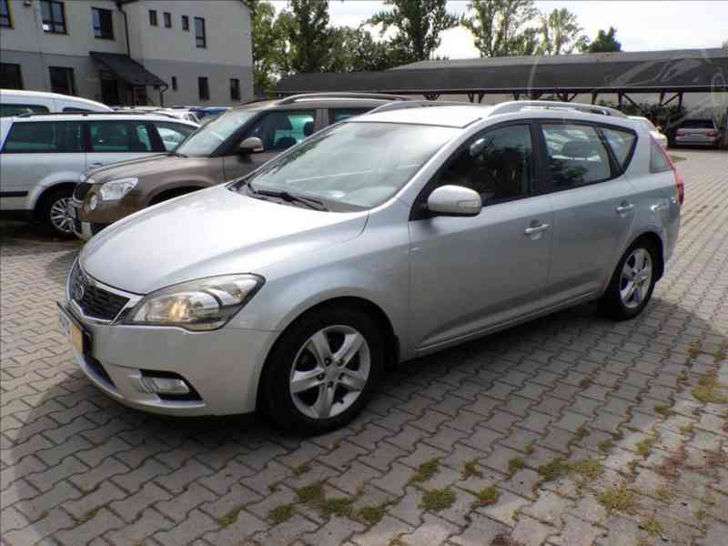 Kia Cee´d 1,6 CRDi 16V KLIMATIZACE - foto 2