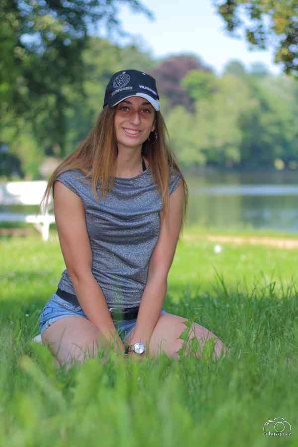 Modelka na honorované focení - foto 3