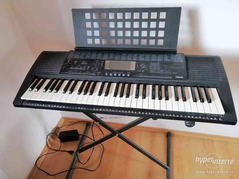 Keyboard YAMAHA PSR 420 s úhozovou dynamikou - foto 1