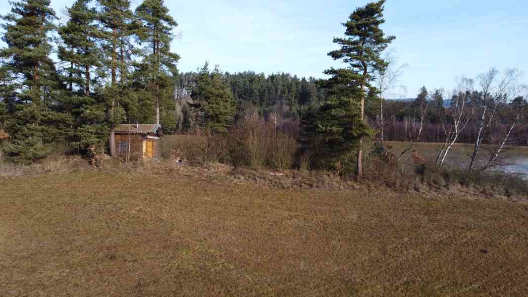 Prodej trampské chatky s pozemkem 220 m2 Šumava - Žihobce - foto 2