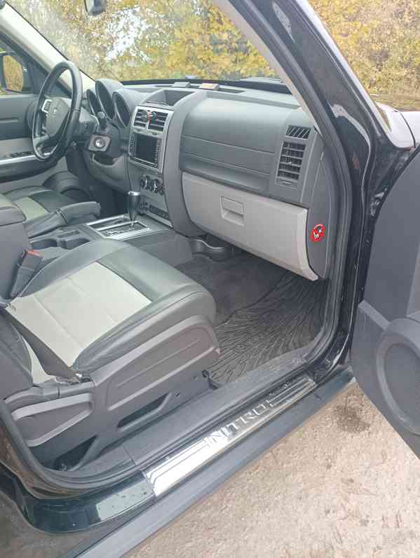 Dodge Nitro - foto 14